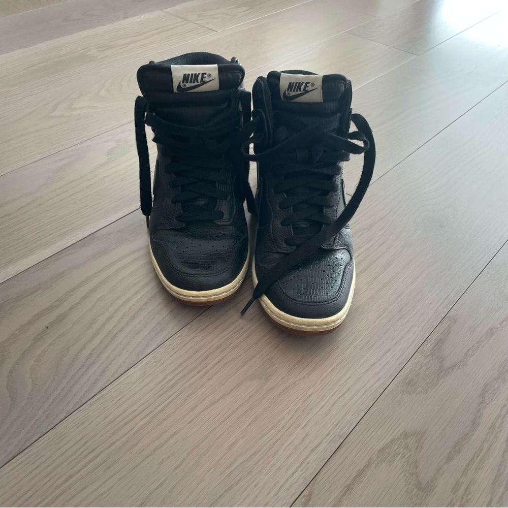 Nike Dunk Sky High Sneakers